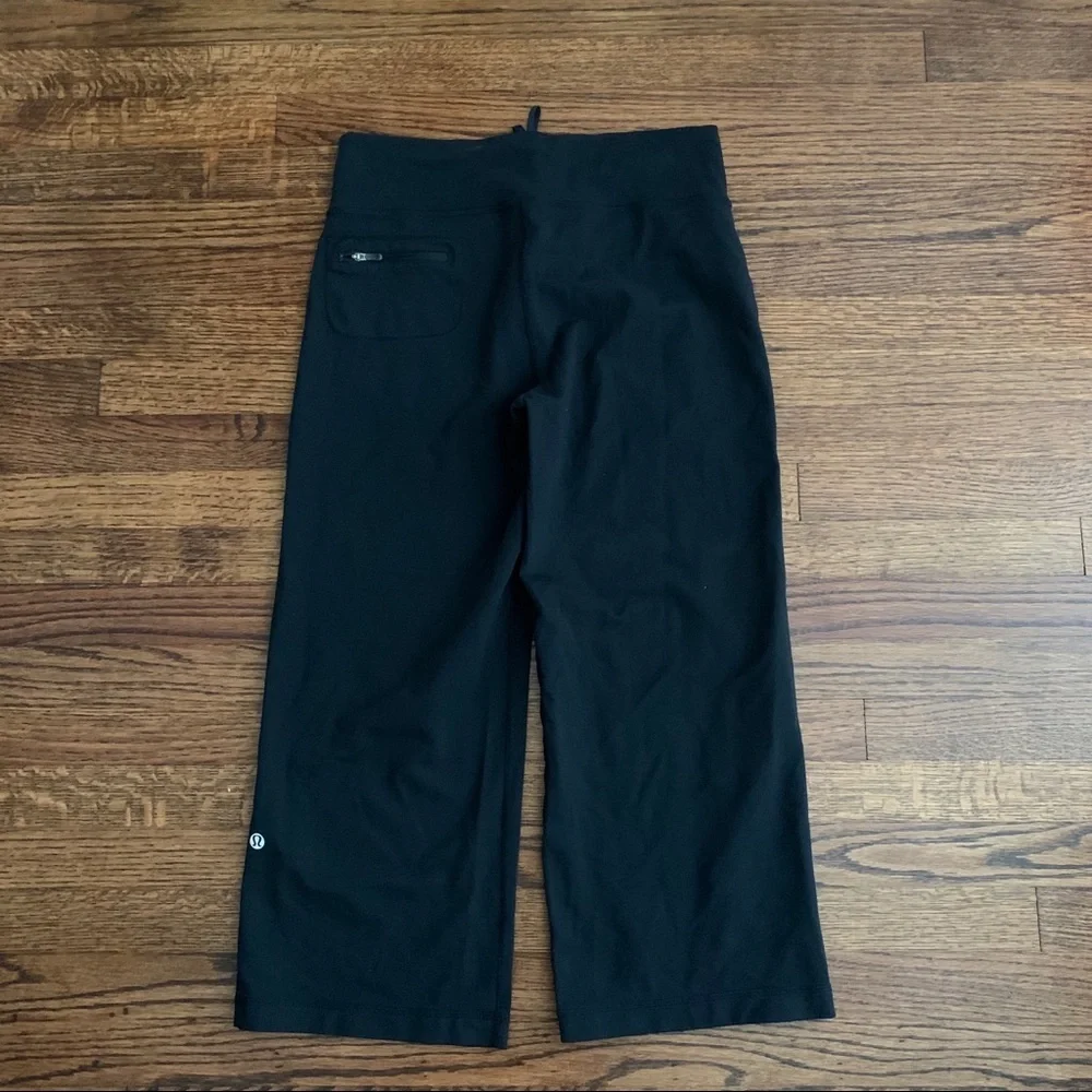 Lululemon crop leggings - Picture 2 of 6